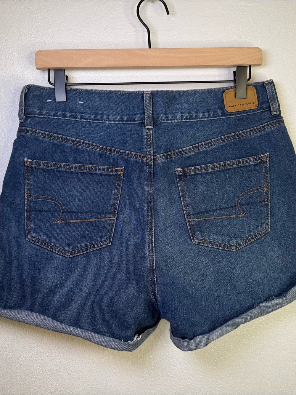 American Eagle Mom Shorts, Classic Dark Blue Denim with Rolled Hem Size 10 Boho - Picture 8 of 15